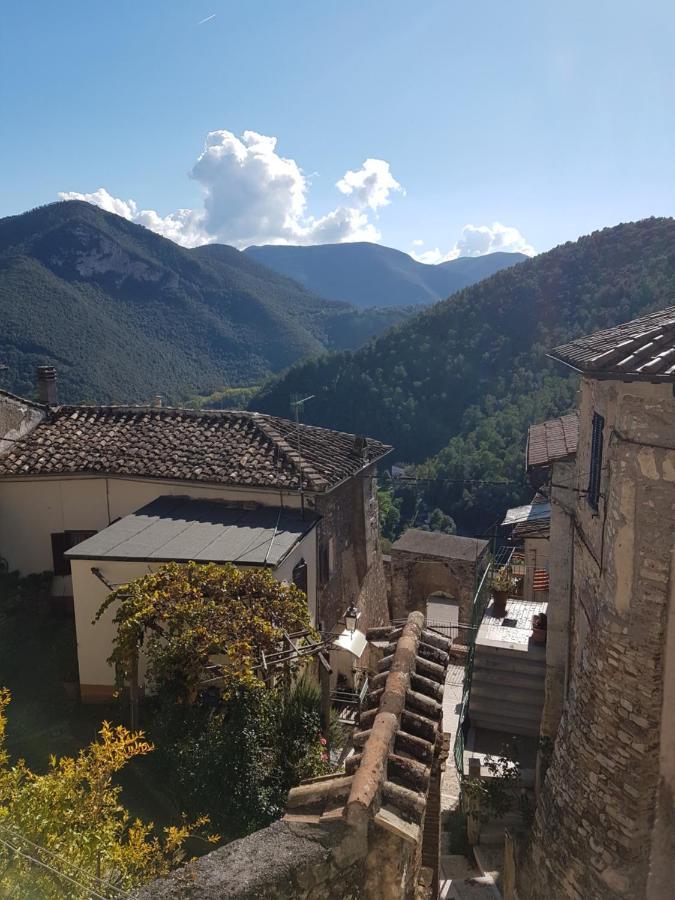 Borgo Nel Tempo Διαμέρισμα Collestatte Εξωτερικό φωτογραφία